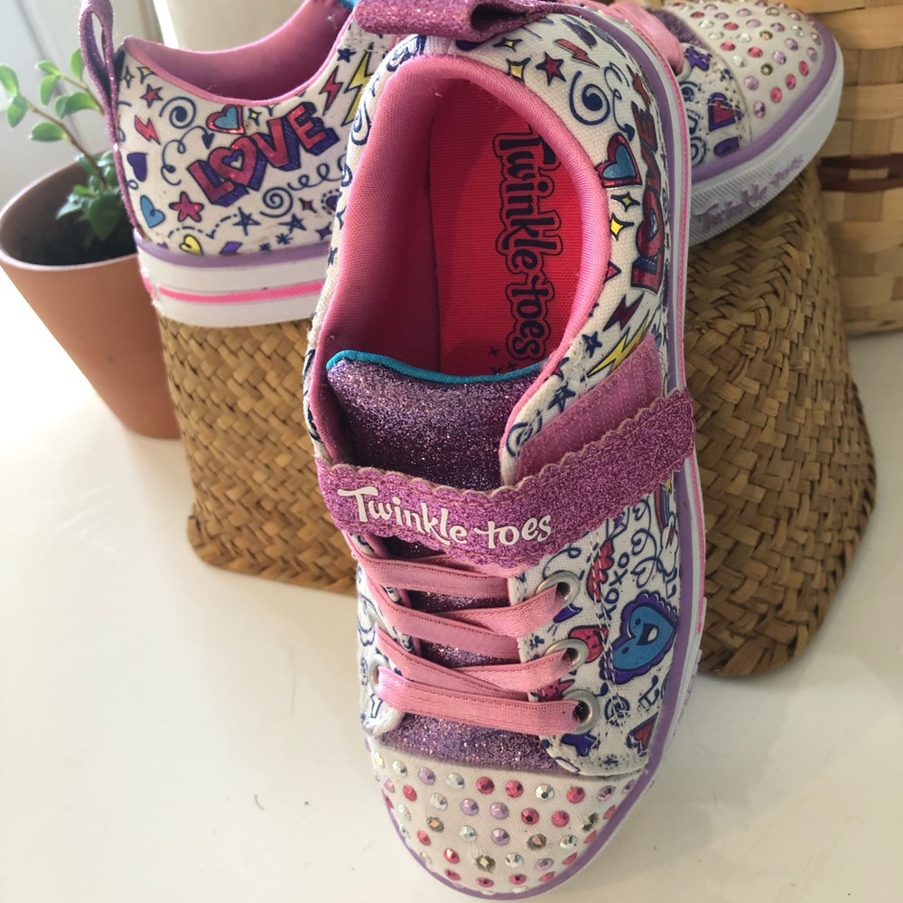 Little girls Skechers Twinkle Toe light up sneakers